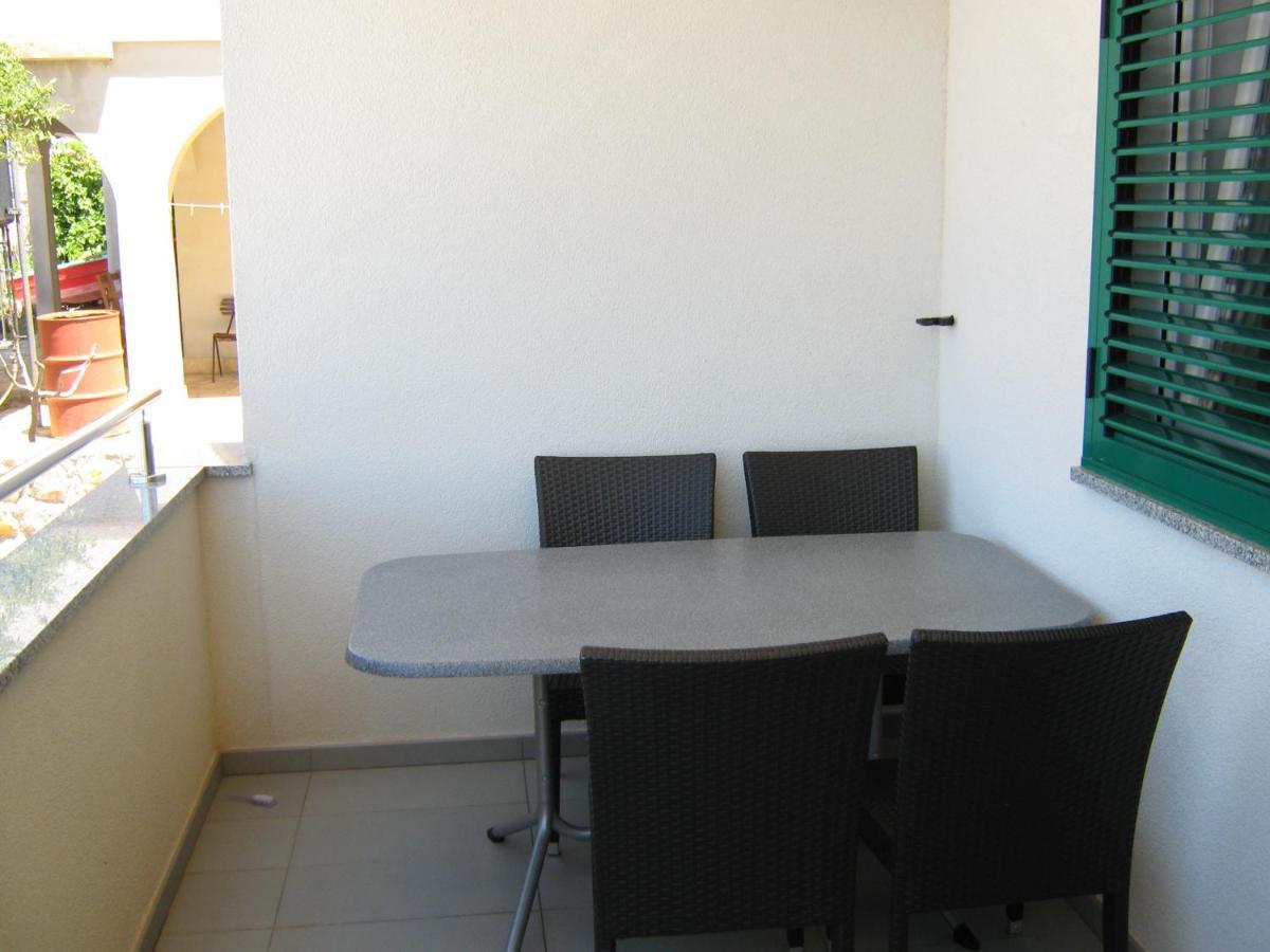 Villa Luce Apartment House Karlobag Εξωτερικό φωτογραφία