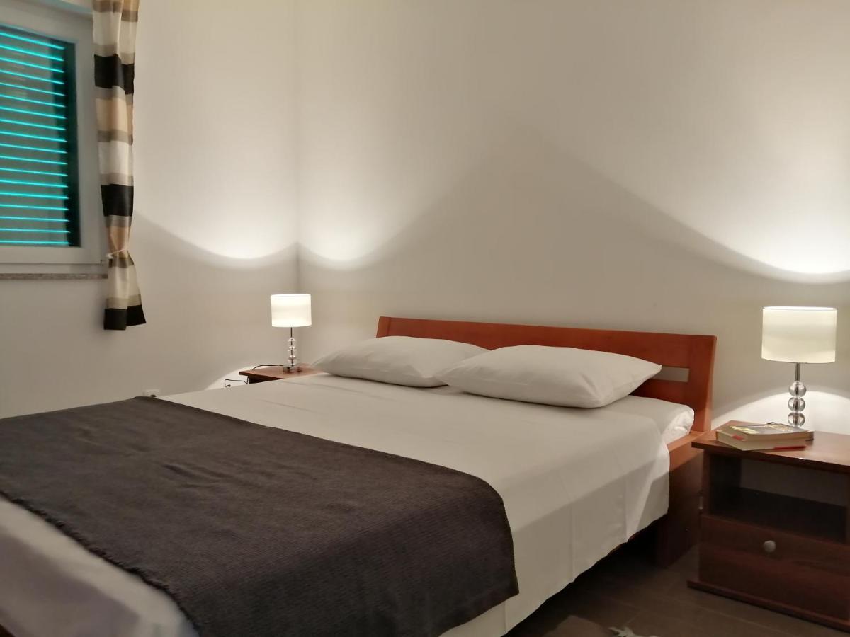 Villa Luce Apartment House Karlobag Εξωτερικό φωτογραφία