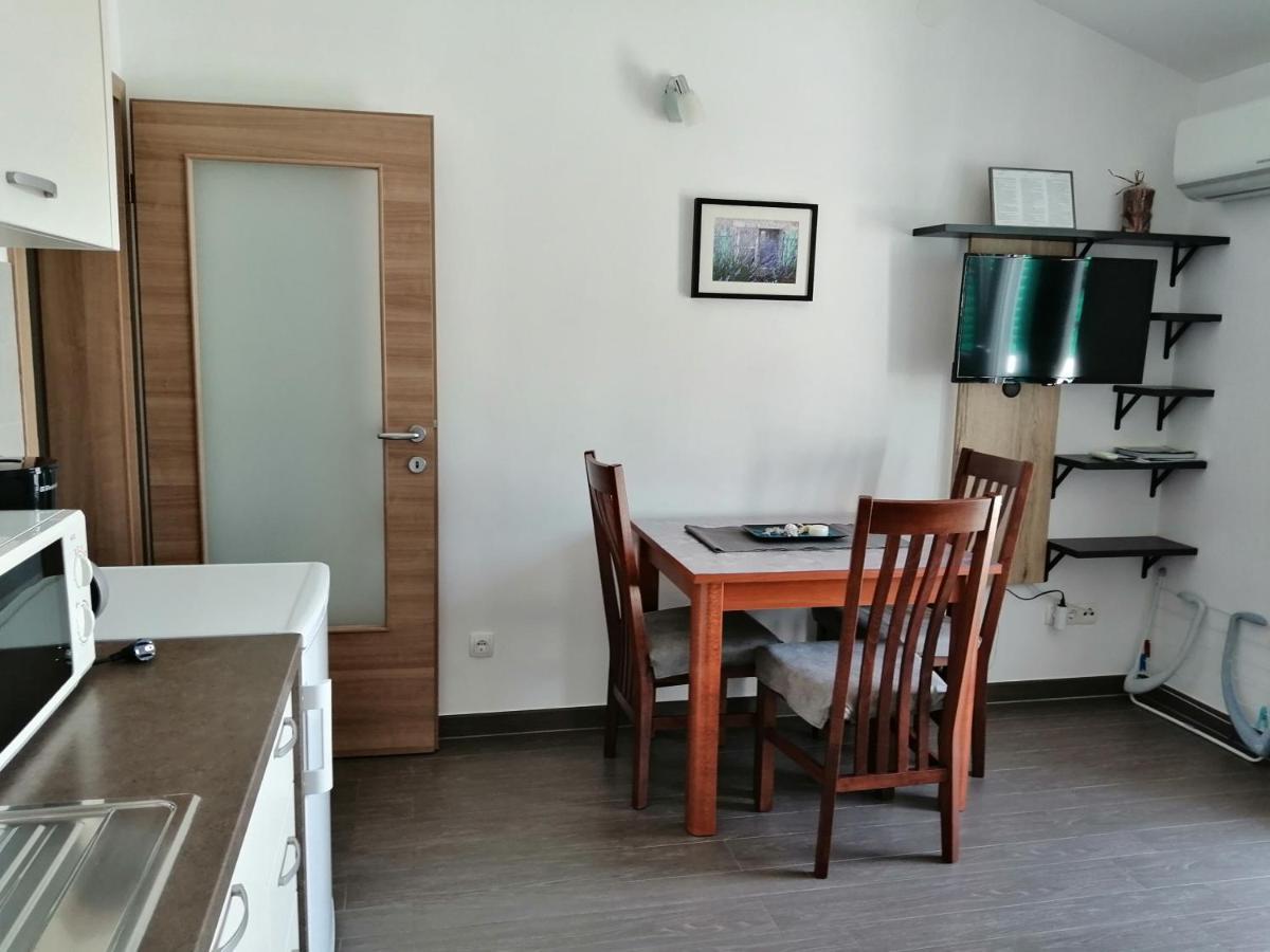 Villa Luce Apartment House Karlobag Εξωτερικό φωτογραφία