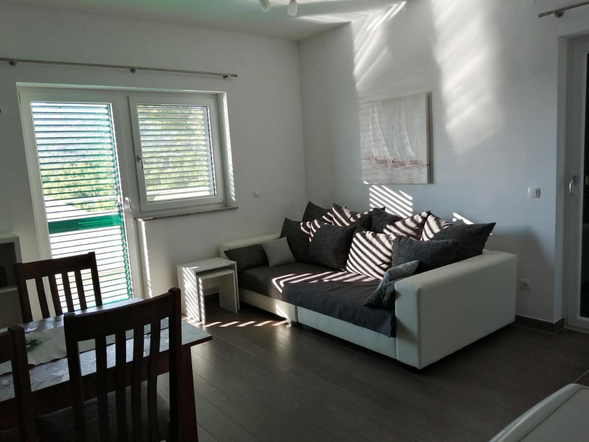 Villa Luce Apartment House Karlobag Εξωτερικό φωτογραφία
